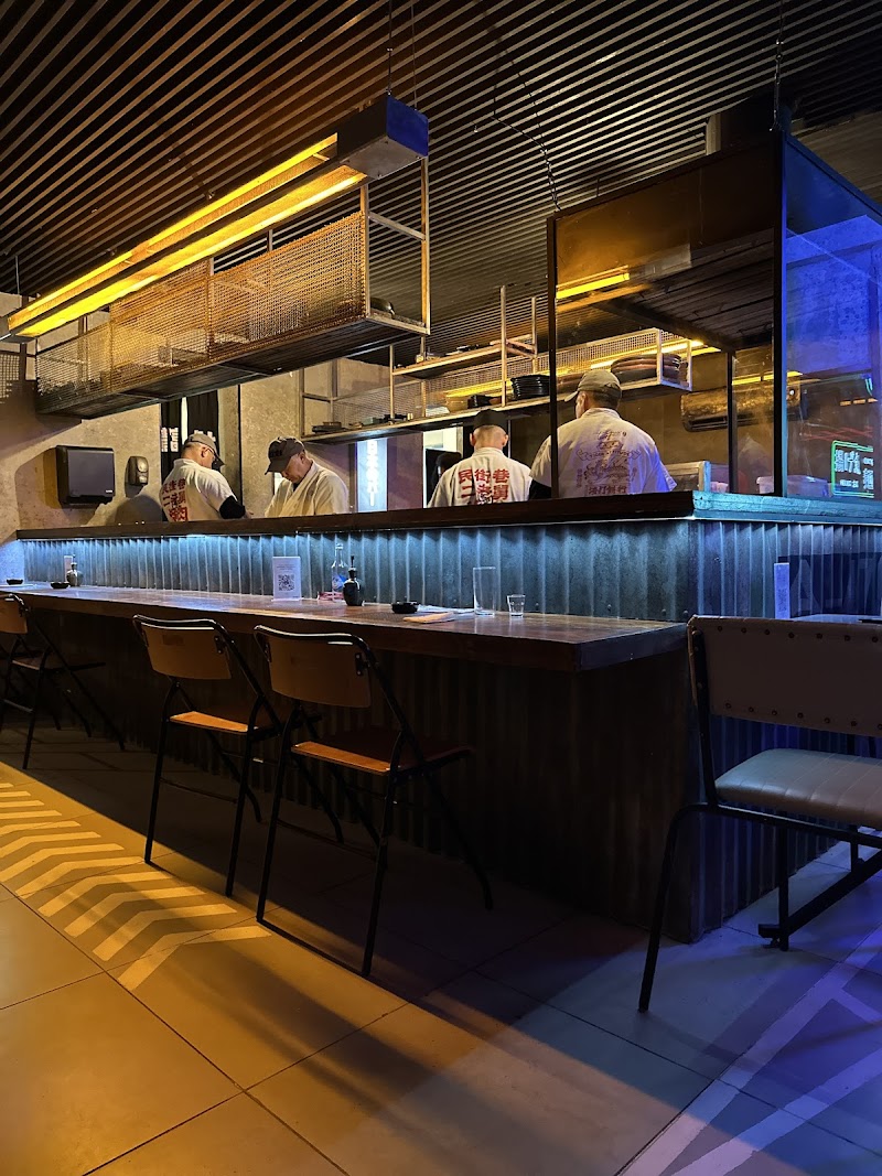 Yokocho Izakaya e Sushi Bar